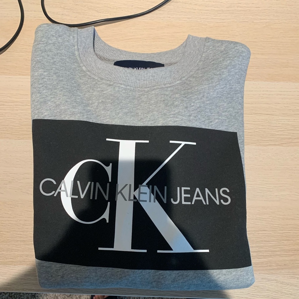 Calvin Klein Sweater